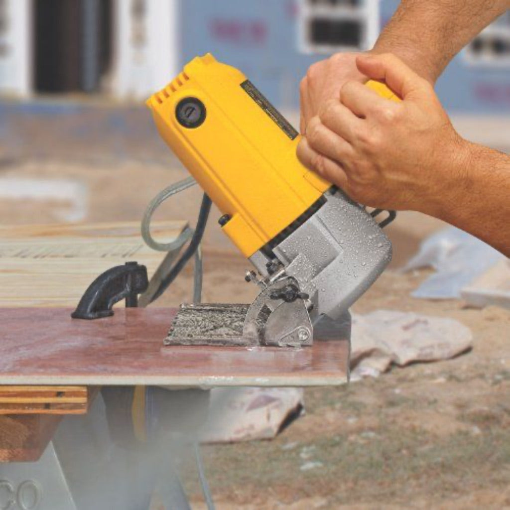 DeWalt Wet/Dry Handheld Tile Cutter, 4-3/8-Inch (DWC860W) Corded Electric
