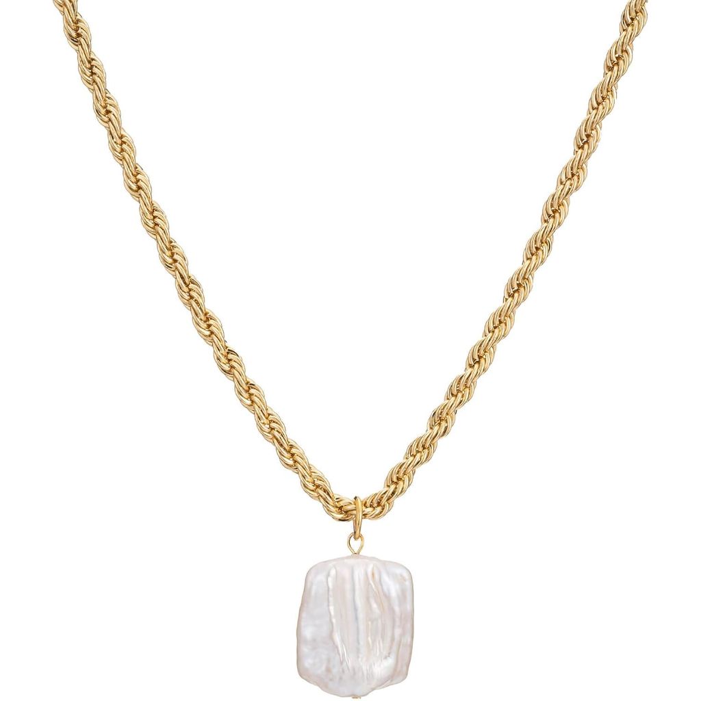 Women's Pearl Pendant Necklace *Damaged Box*