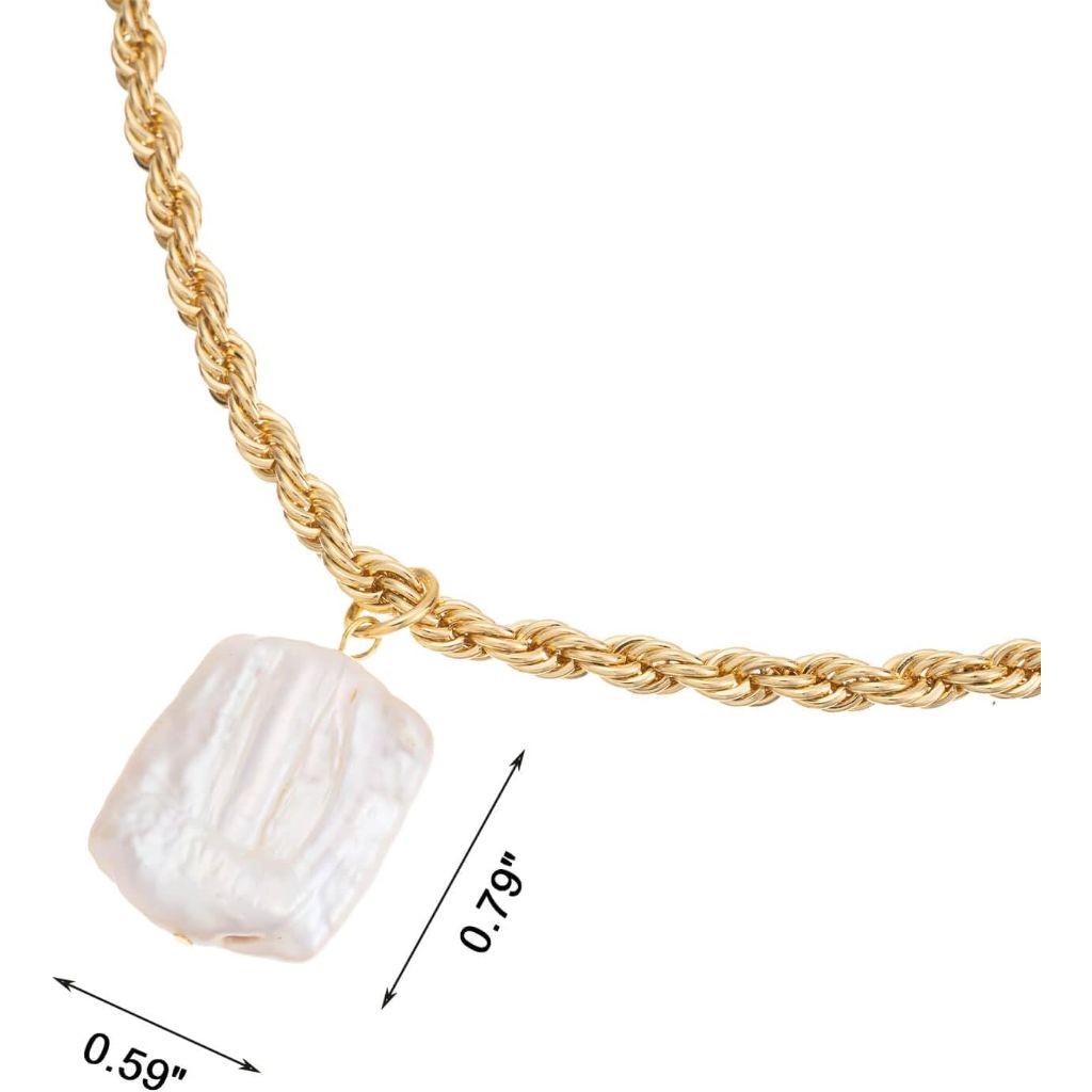 Women's Pearl Pendant Necklace *Damaged Box*