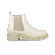 Runway: Cream Patent Leather Size 8