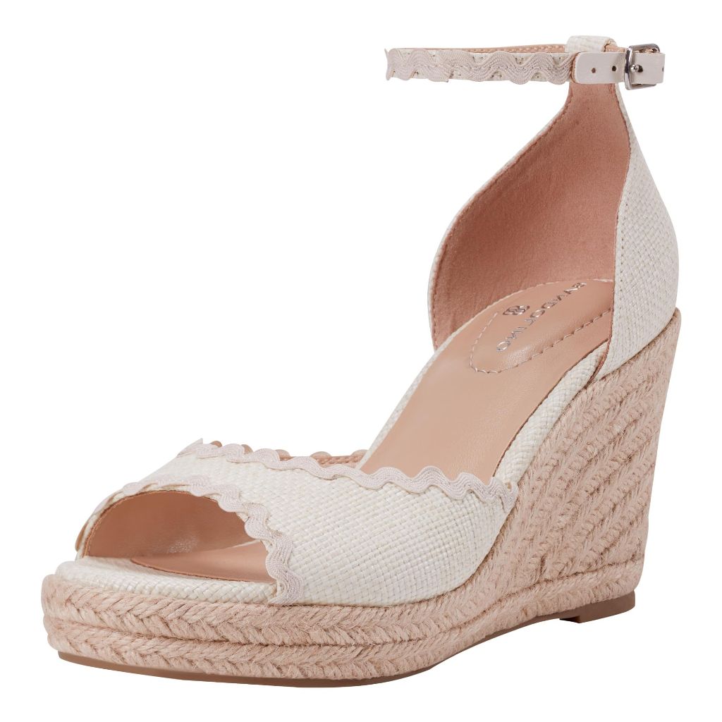 Sz. 11 Bandolino Women's Kendri Wedge Sandal - Ivory