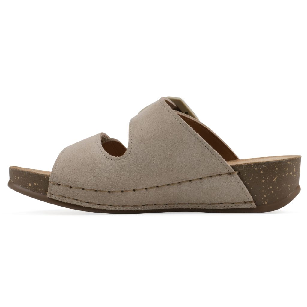WHITE MOUNTAIN Women's Fearful Sandal, Sandal Wood/Suede, SZ 8