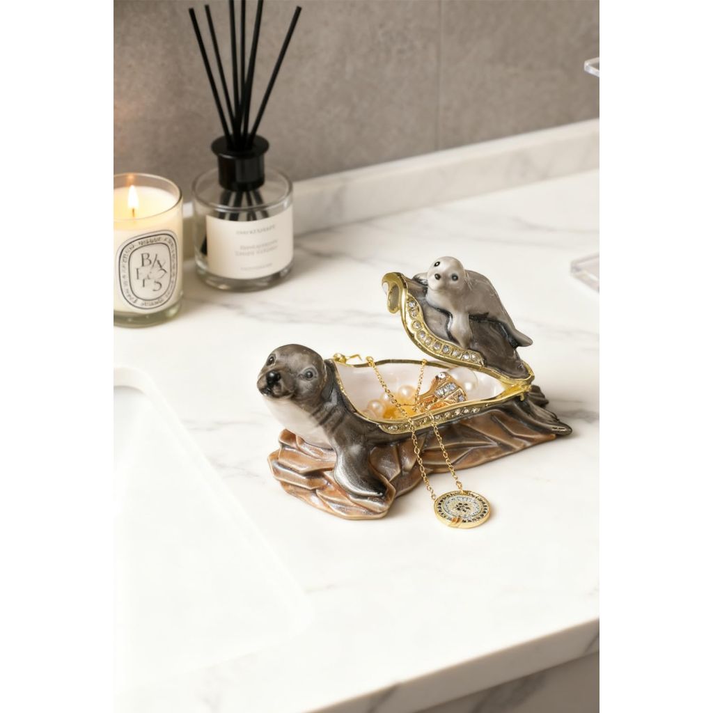 NIODAY Hand Painted Enamel Vintage Trinket Box - Mom Seal & Pup