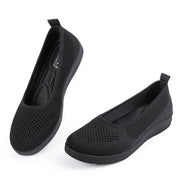MUSSHOE Slip-on Womens Walking Shoes: size 9