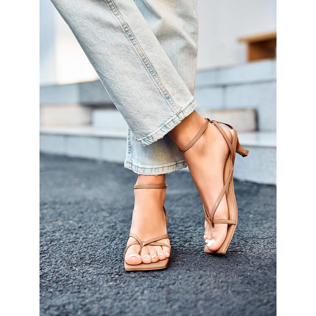 Coutgo Women's Strappy Low Kitten Heel Sandals - Camel, Size 9