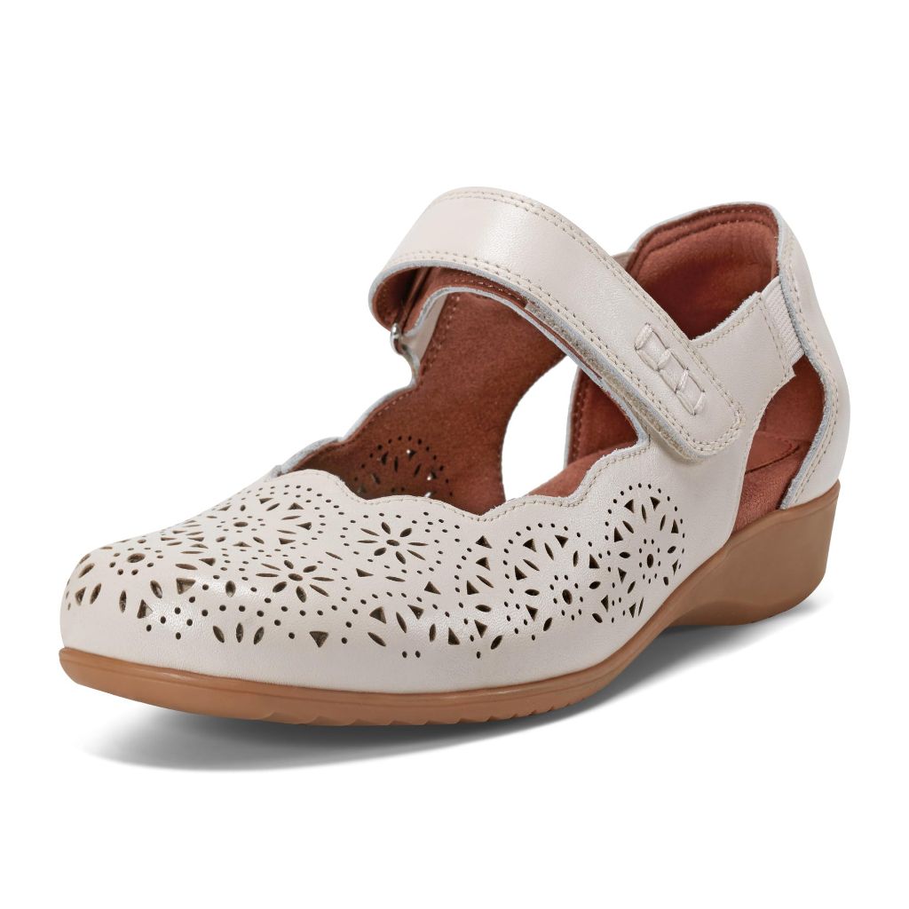 Cobb Hill Women's Rully Ivory Leather 6 Medium