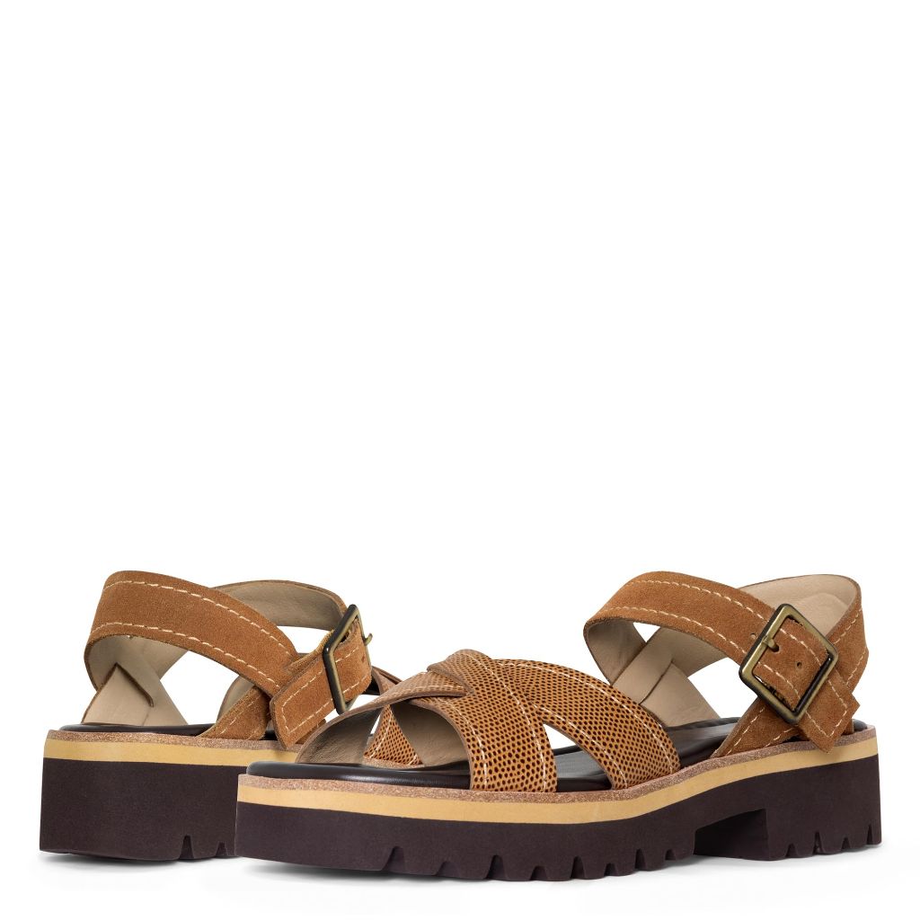 Donald Pliner Women's Lug Sole Slingback Sandal, Saddle, 11
