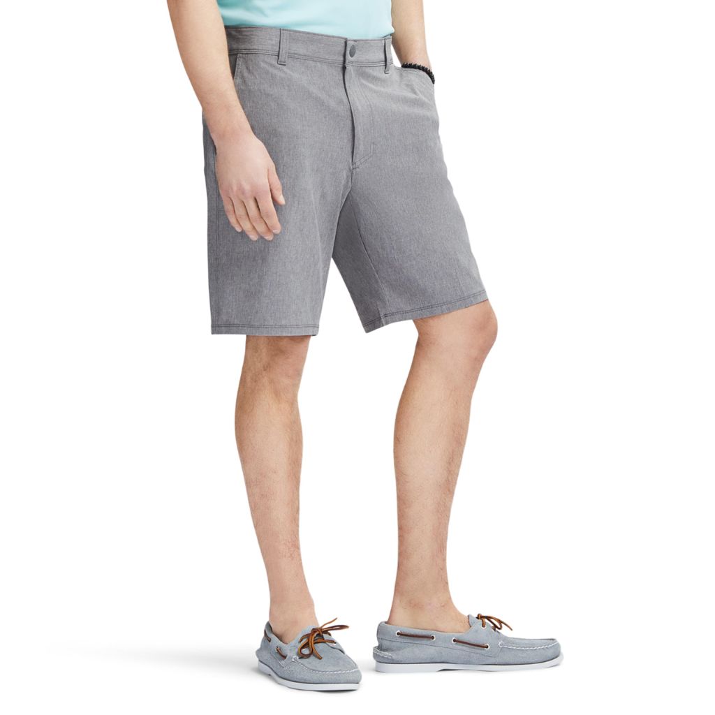 IZOD Men's 9.5" Luxury Hybrid Performance Flat Front Short, Smoked Pearl, 32