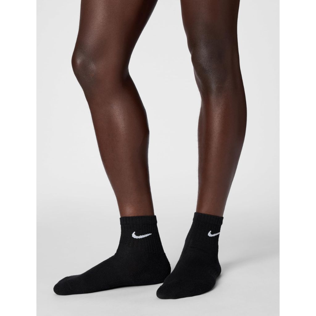 Nike Unisex Everyday Cushioned Training Ankle Socks (6 Pairs), Black/White, Medium