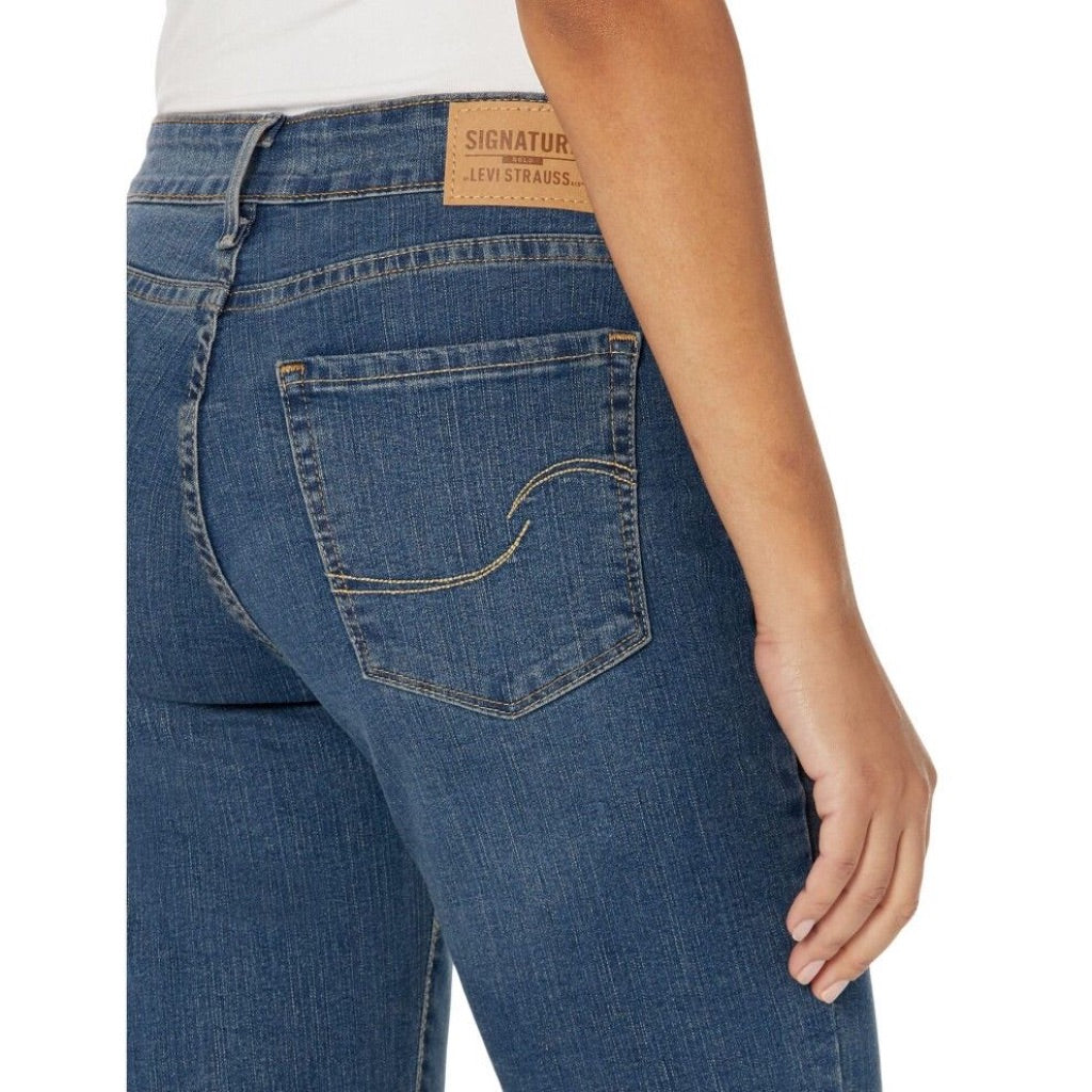 Levi Strauss Signature Gold Women's Modern Bootcut Jeans - Cape Town, Size 28M (39W x 32L)