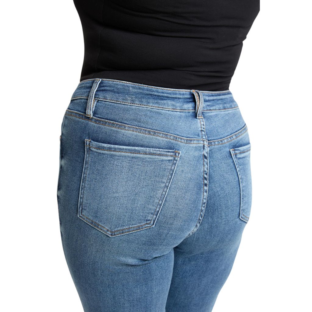 Royalty for Me Women's Luxe Premium Stretch Slim Straight Jeans, Tinted Blue - size 4