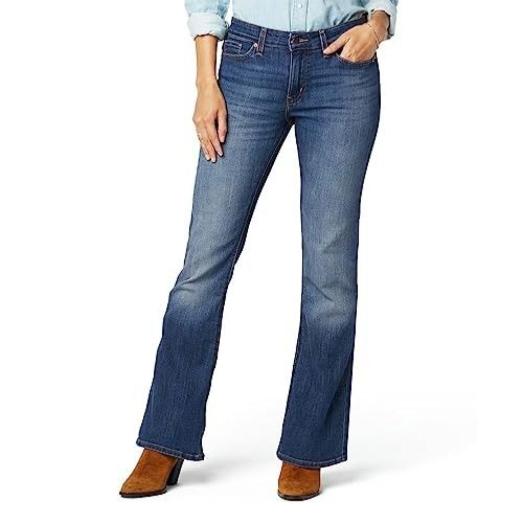 Levi Strauss Signature Gold Women's True Boot Jean Mid-Rise Stretch Denim (Standard and Plus), Golden Star, 18