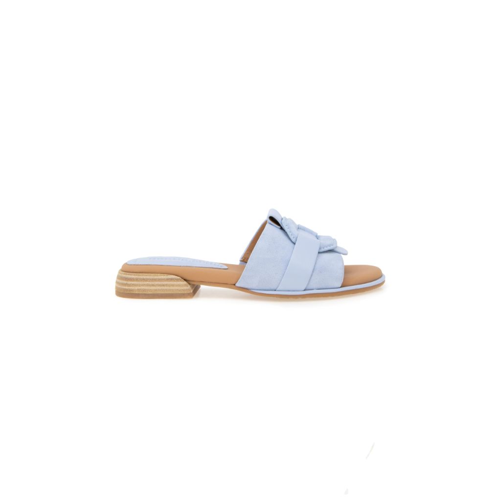 Gentle Souls by Kenneth Cole Women's Hudson Sandal, Light Blue Suede, 6