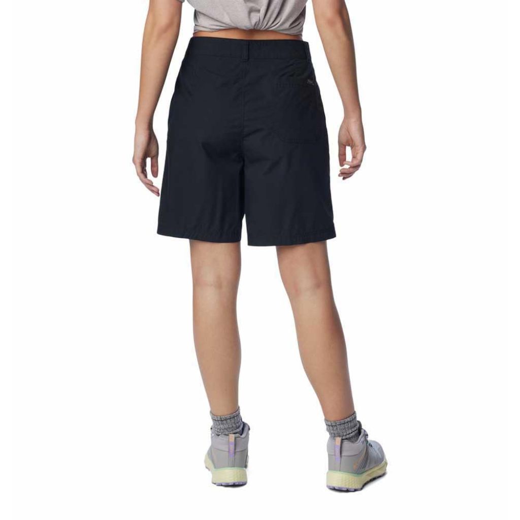 SZ 4, Columbia Women's Holly Hideaway Washed Out Bermuda Short | Black