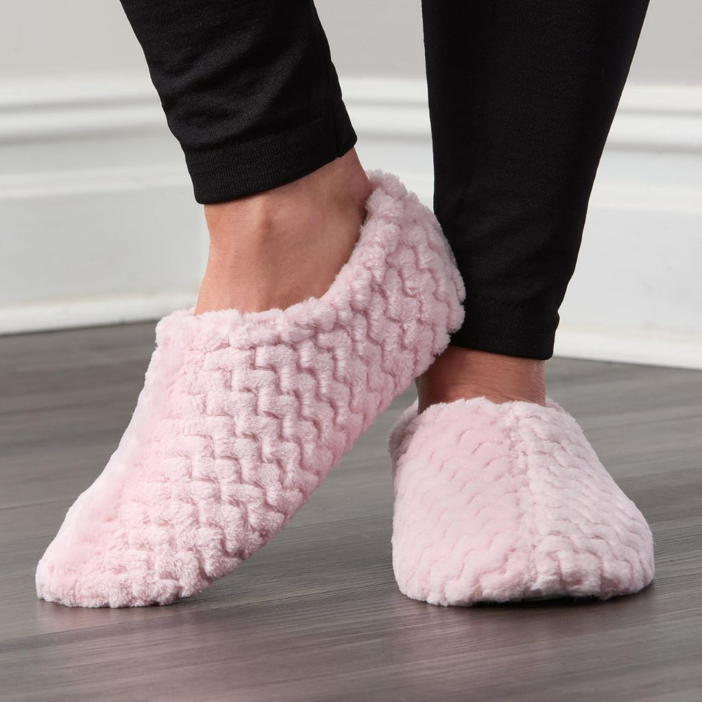SZ 5-6, Fruit of the Loom Women's Memory Foam Slippers - Fuzzy Chevron House Shoes,  Pantuflas, Pink