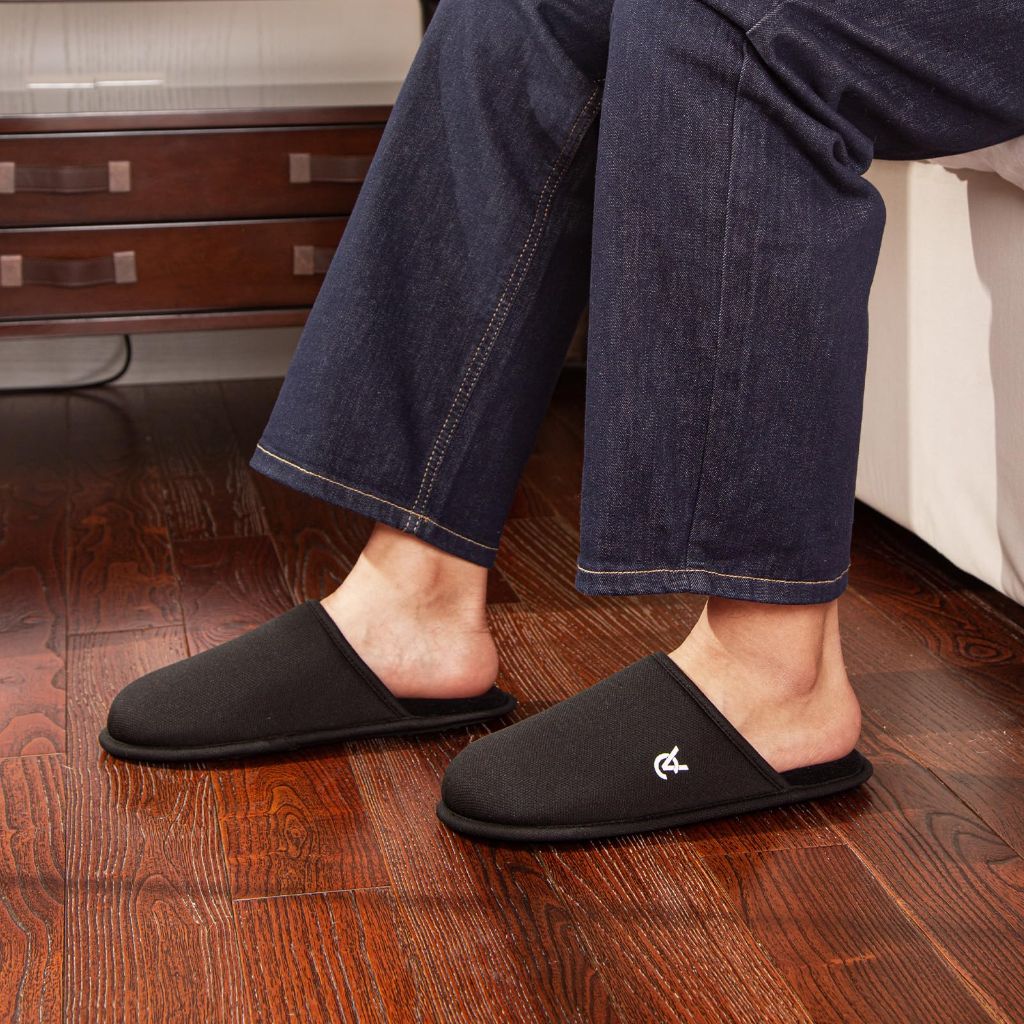VeraCosy Men's Knitted Scottish Slippers with Soft Memory Foam Non Slip Indoor Rubber Sole Dark Black,9-10 US