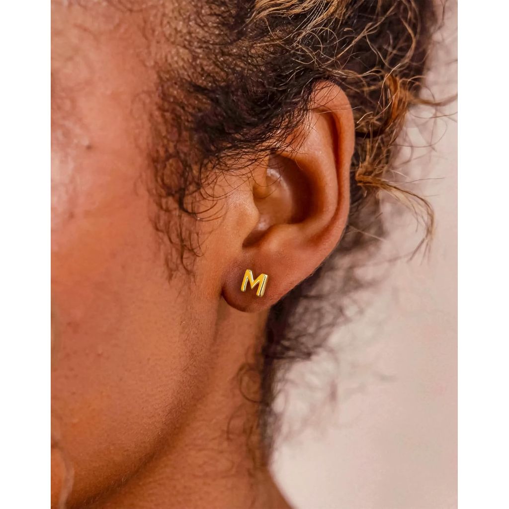 MUMREUES Gold Earrings | 14K Gold Initial Letter Stud Earrings "P"