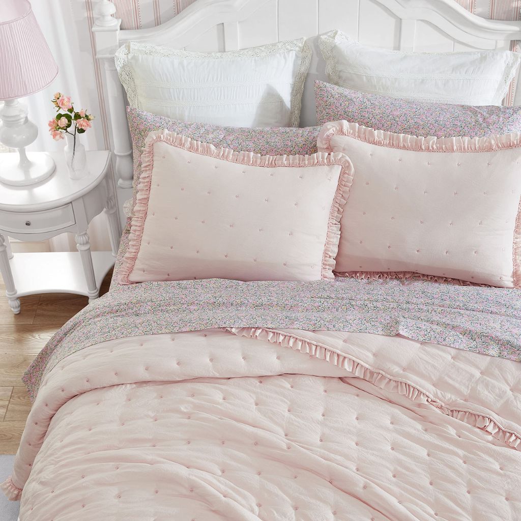 Laura Ashley- Queen Quilt Set, Reversible Bedding Set Including Sham(s),  (Hailee Pink, Full/Queen)