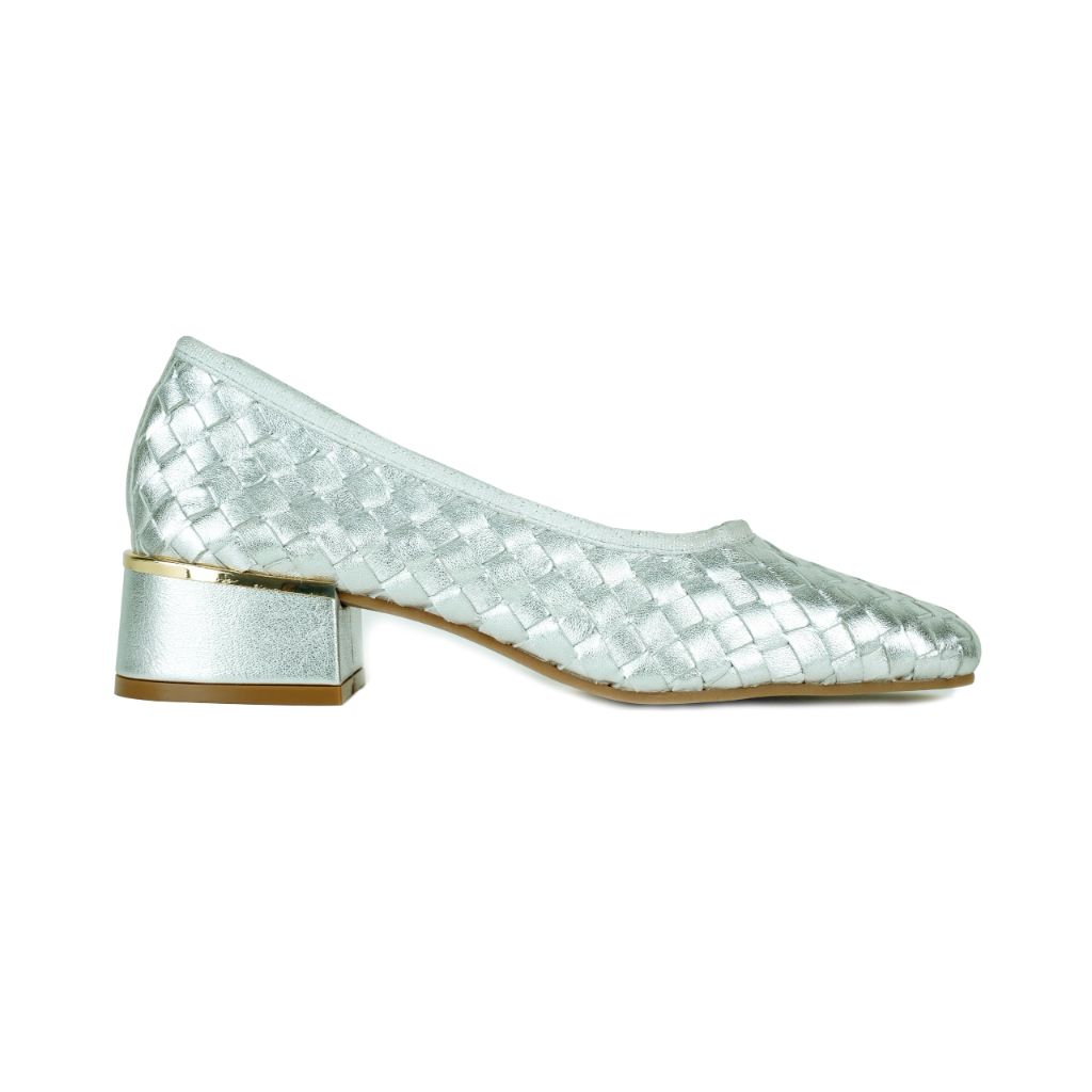 Kenneth Cole New York Birdie, Silver Woven Leather - size 8