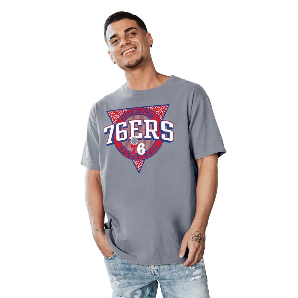 SZ M, Blue 84- Toronto Raptors T-Shirt Ringspun Triblock Gray