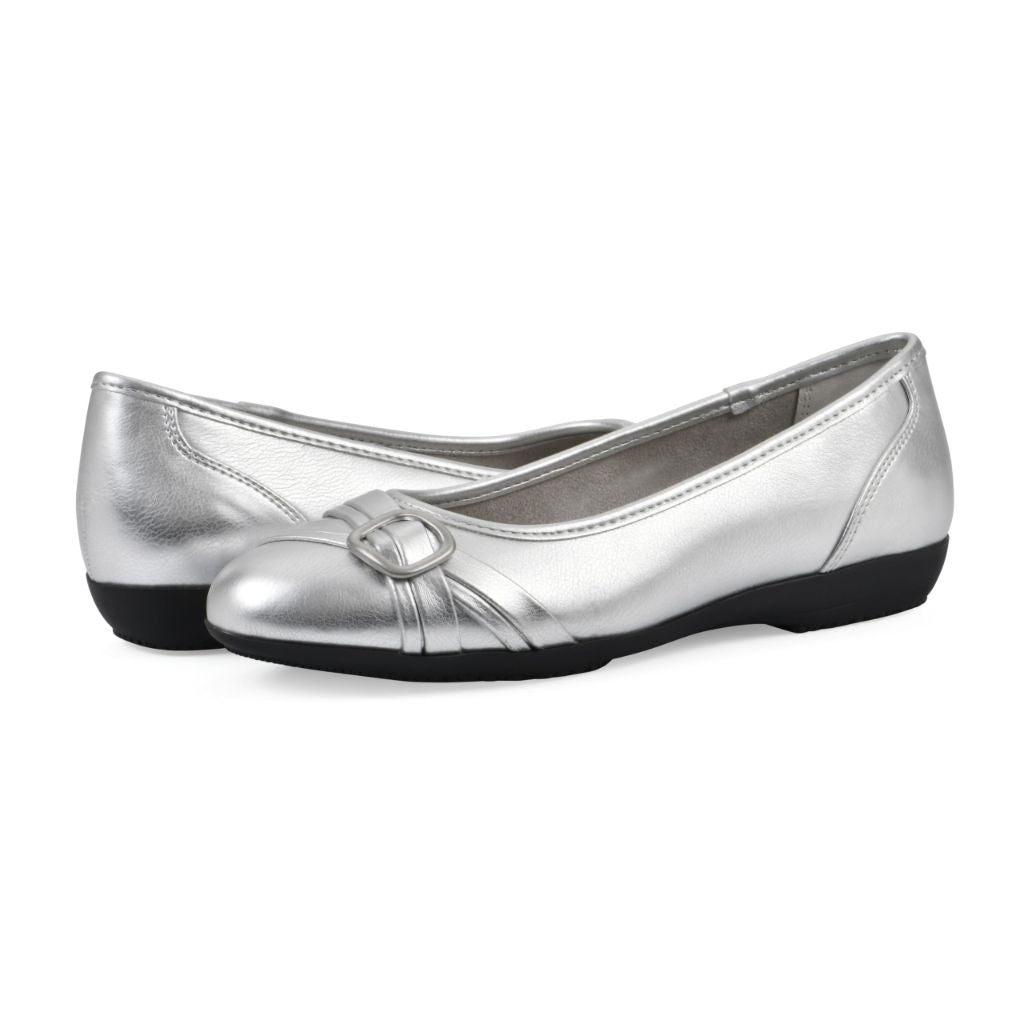 SZ 7 WD, CLIFFS BY WHITE MOUNTAIN Women's Calming Cushioned Ballet Flat, Silver/Metallic/Smooth
