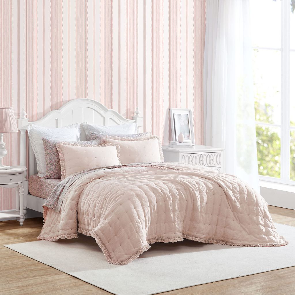 Laura Ashley- Queen Quilt Set, Reversible Bedding Set Including Sham(s),  (Hailee Pink, Full/Queen)