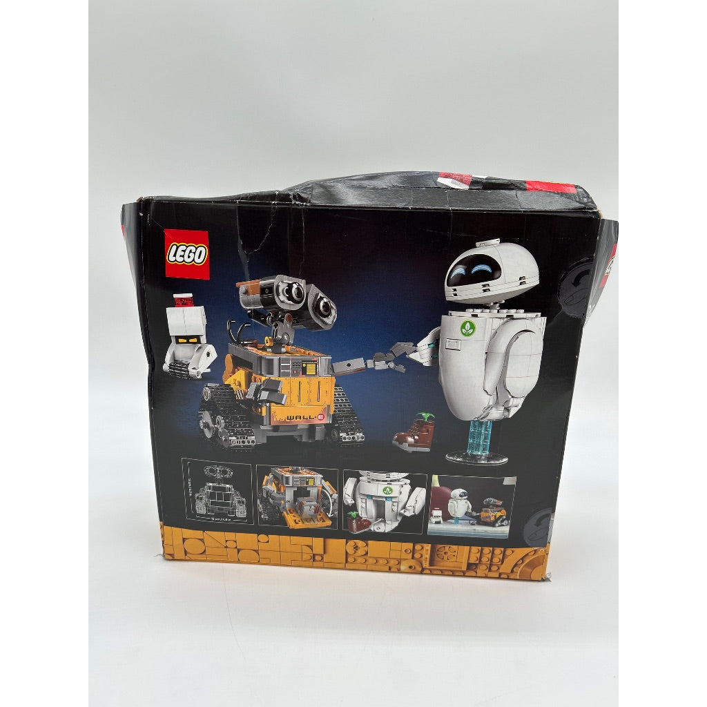 LEGO Disney Pixar: WALL-E and EVE - 811 Pieces (43279)