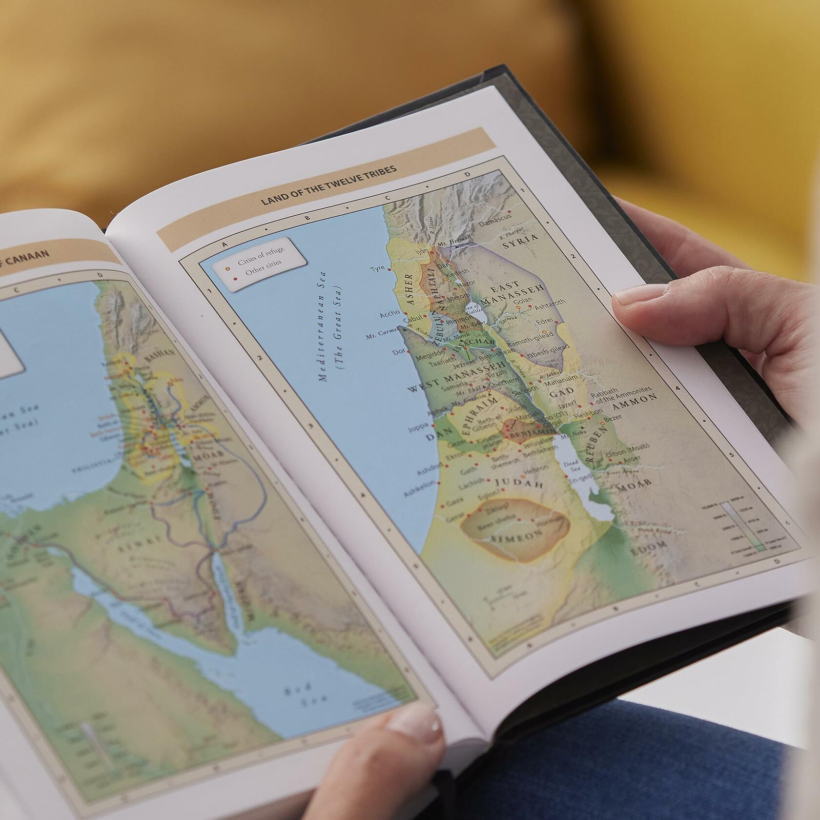 KJV Compact Center-Col Ref Bible, Purple Leathersoft, Comfort Print, Thumb Index