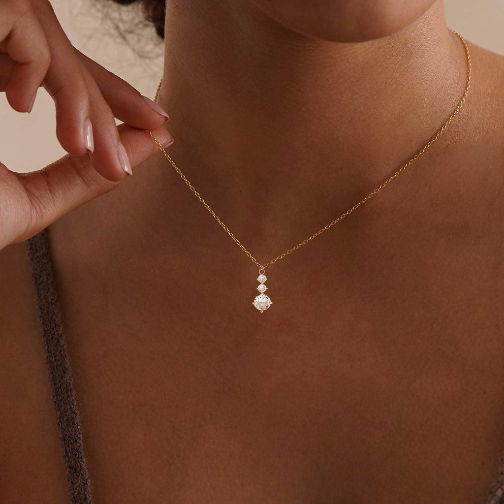 XIXINI Simple Gold Necklace for Women , Cute 14k Gold Plated