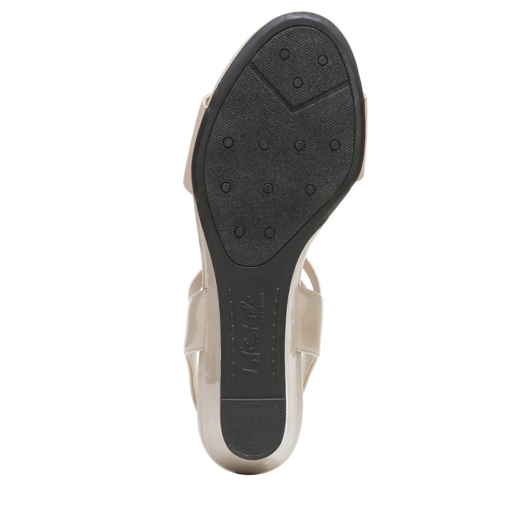LifeStride Womens Yolo Sandal Tender Taupe - size 7.5