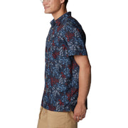 SZ S, Columbia Men's Standard Super Slack Tide Camp Shirt, Collegiate Navy Deep Sea Dash