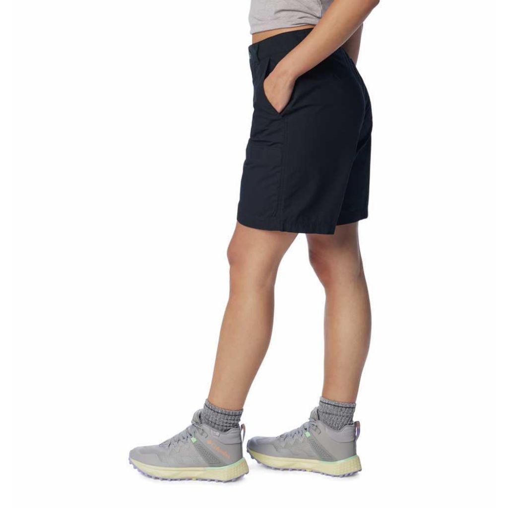 SZ 4, Columbia Women's Holly Hideaway Washed Out Bermuda Short | Black