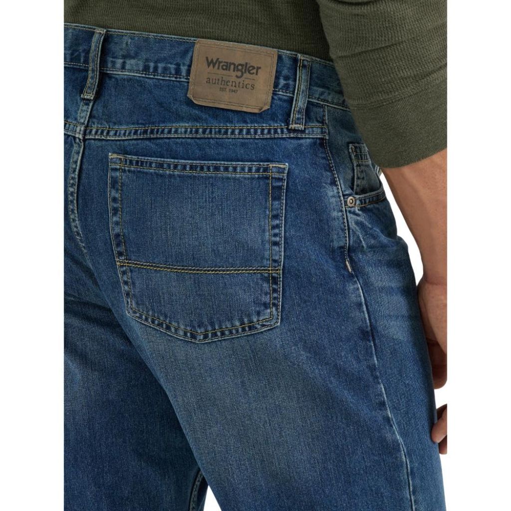 Wrangler Authentics Men's Relaxed Fit Boot Cut Jean, Medium Indigo, 31W x 30L