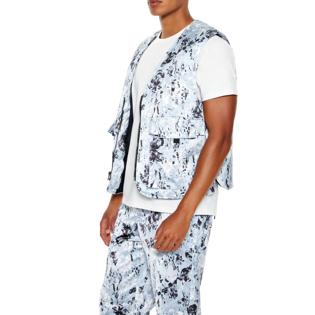 Forever 21 Men's Abstract Print Cargo Vest Light Blue/Multi - size Small