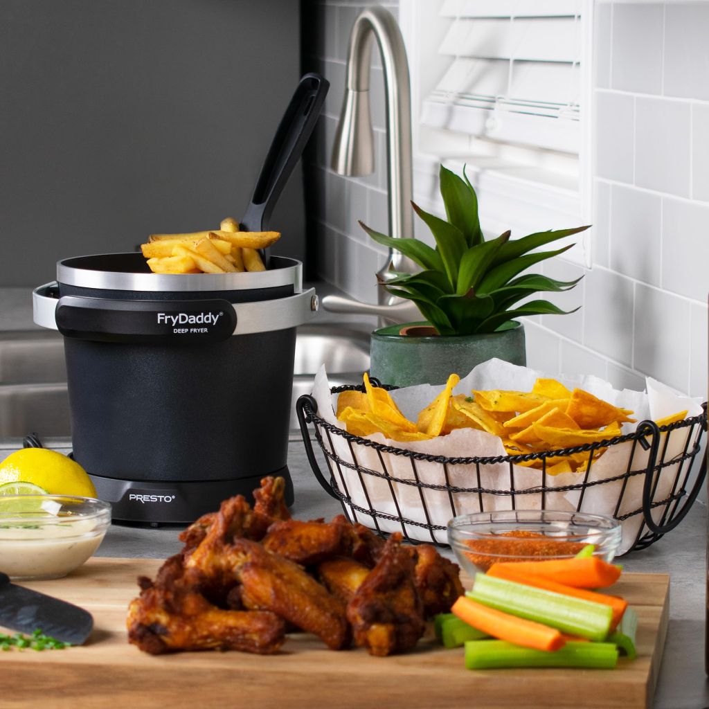 Presto 05420 FryDaddy Electric Deep Fryer, Black