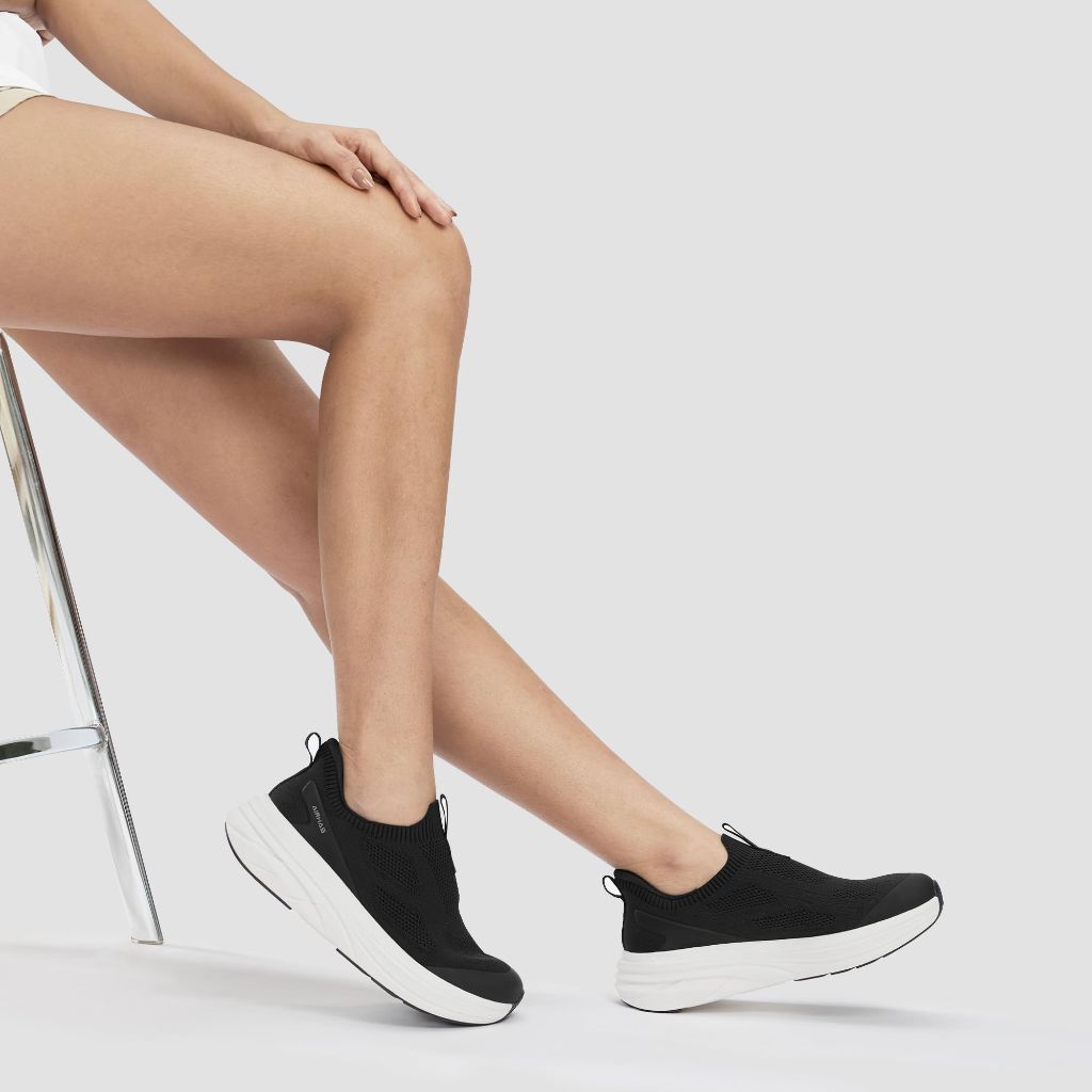 AIRHAS Womens Slip On Walking Shoes (Black/White,8.5)