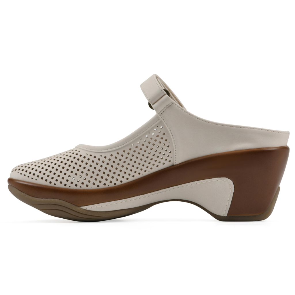 WHITE MOUNTAIN Women's Vinto 2 Heeled Mary Jane Clog, Eggshell/Sueded/Smooth, 9 W