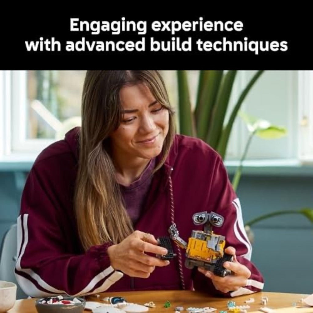 LEGO Disney Pixar: WALL-E and EVE - 811 Pieces (43279)