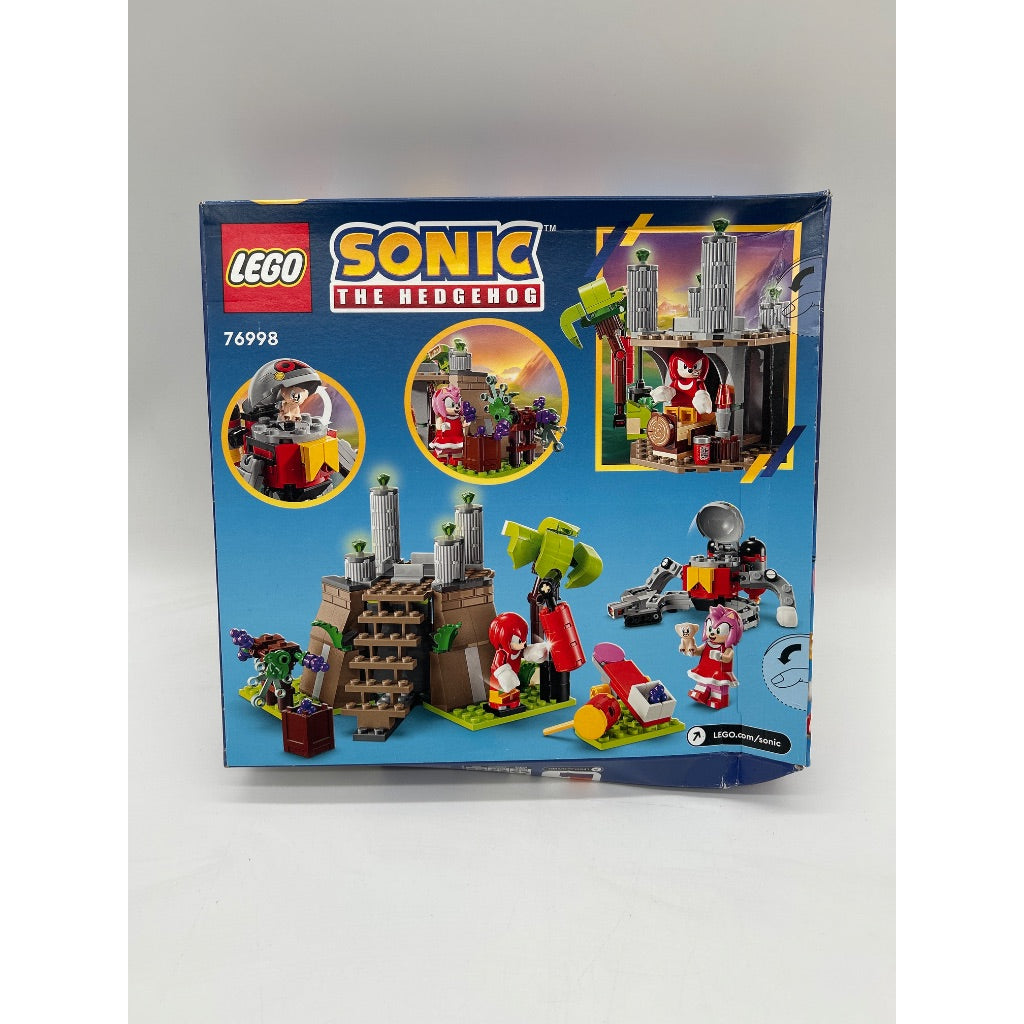 LEGO Sonic The Hedgehog: Knuckles and The Master Emerald Shrine Collectible Video Game Toy Building Set, Comes with 2 Sonic Action Figures, 76998