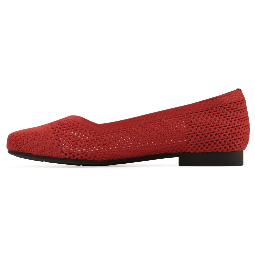 Cliffs by White Mountain Women's Beslee Red/Fabric 9 Medium