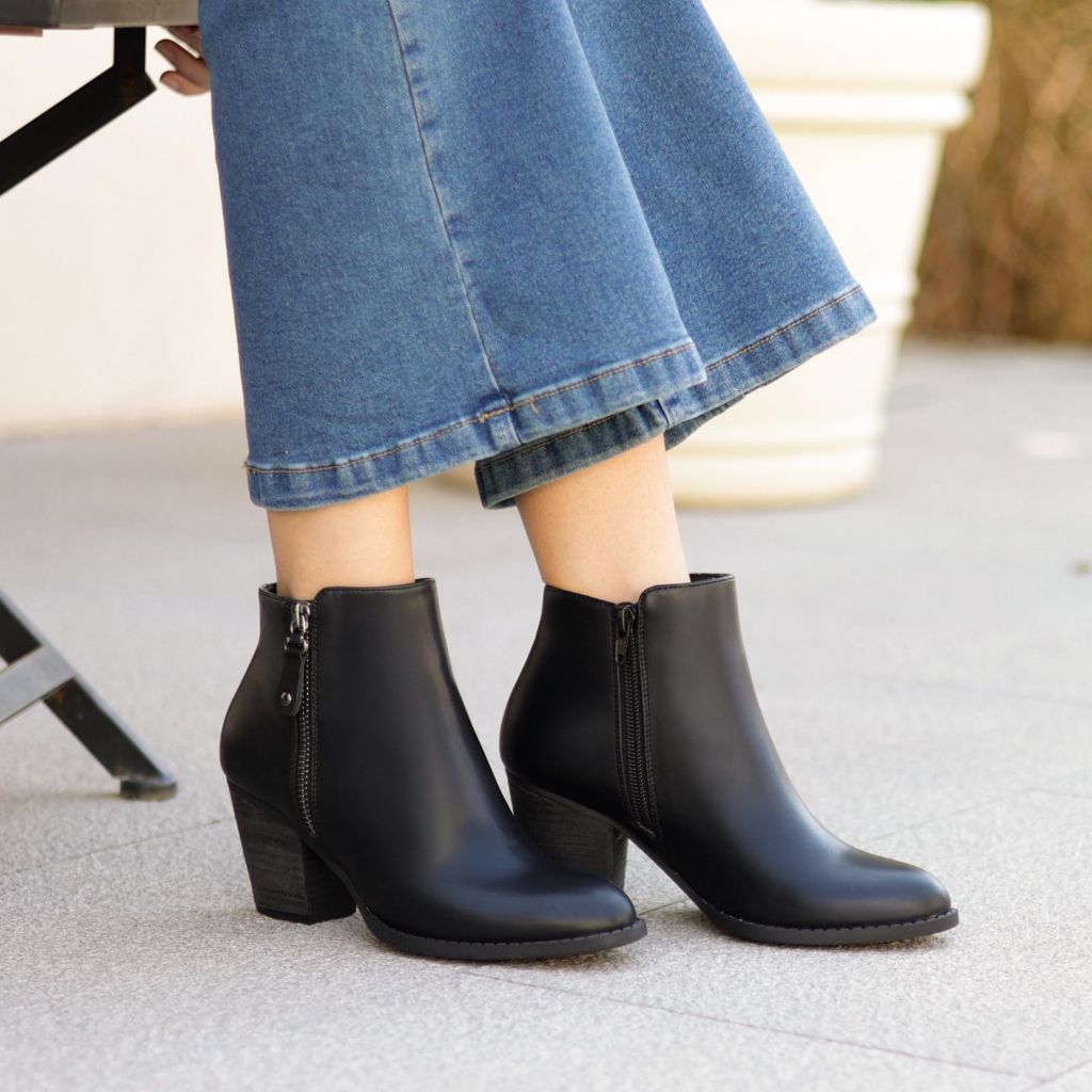 ANJOUFEMME Chunky Low Heeled Almond Toe Short Booties with Zipper Faux Suede Dress Western Fall 2025 Shoes 7, Black