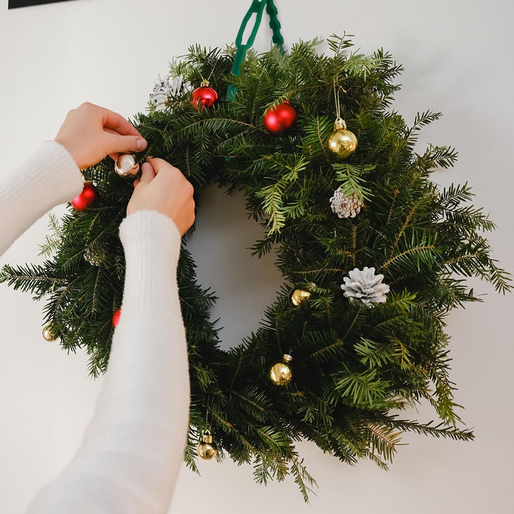 Amylove 40 Pcs 9 Inch Christmas Garland Ties