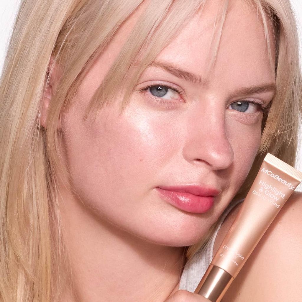 MCoBeauty Highlight and Glow Beauty Wand, Peach Glow - 12mL