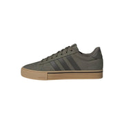 Adidas Unisex-Adult Daily 4.0, Olive Strata/Shadow Olive/Gum, 4