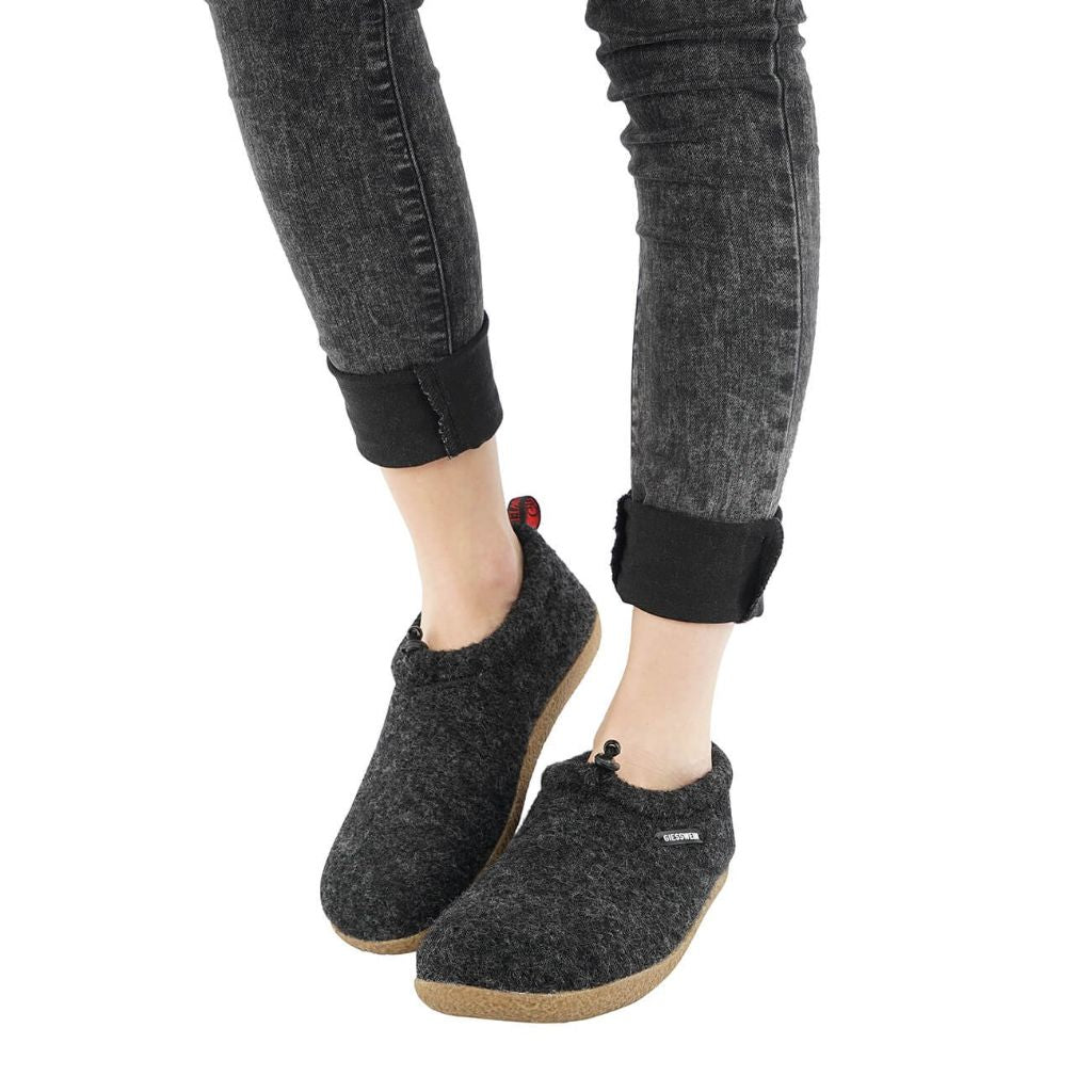SZ 13, Giesswein Slipper Vent - Closed Felt Slippers Unisex, Anti-Slip Sole, Warm Mules with Replaceable Footbed